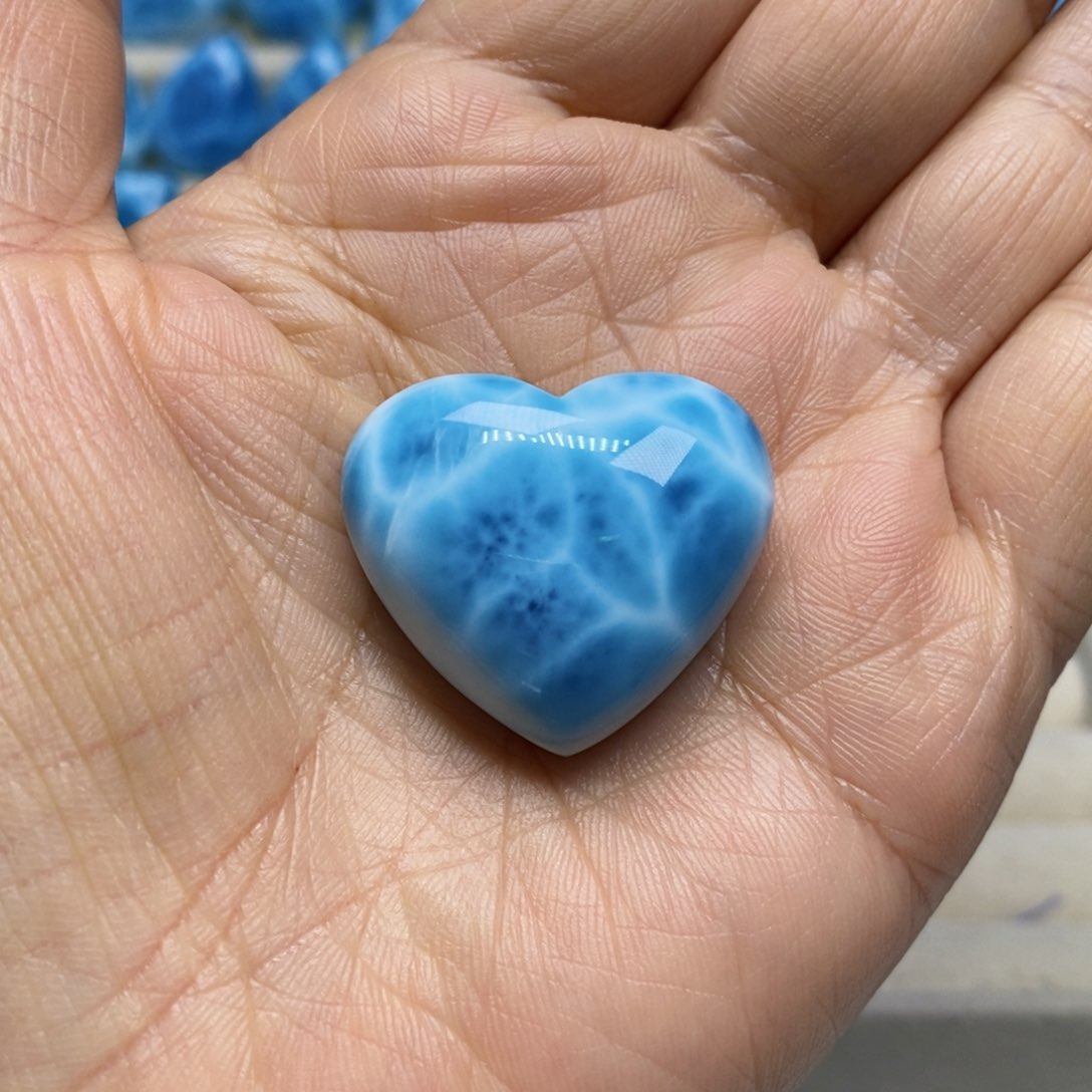 针钠钙石（海纹石）颈饰未镶嵌