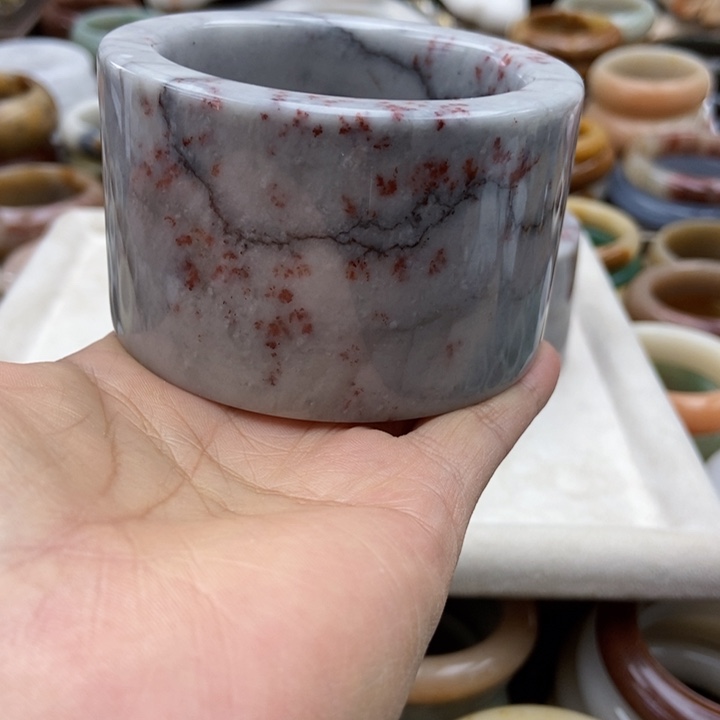 石英质玉手镯未镶嵌且*