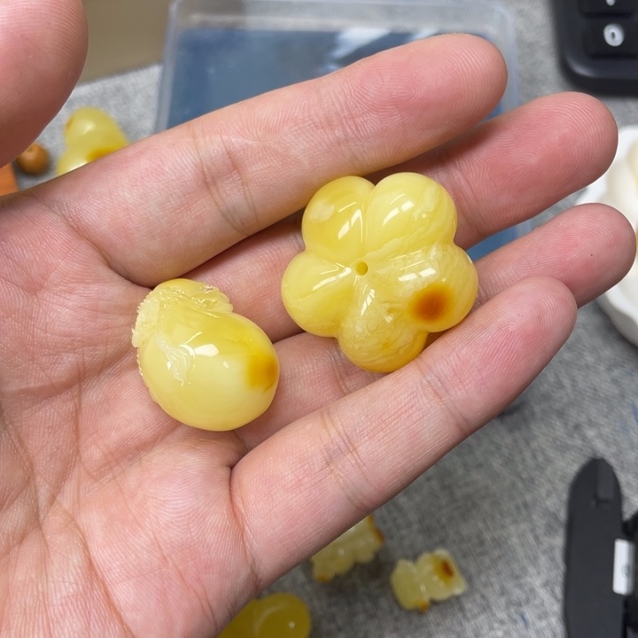 淇***i蜜蜡未镶嵌珠宝奇石