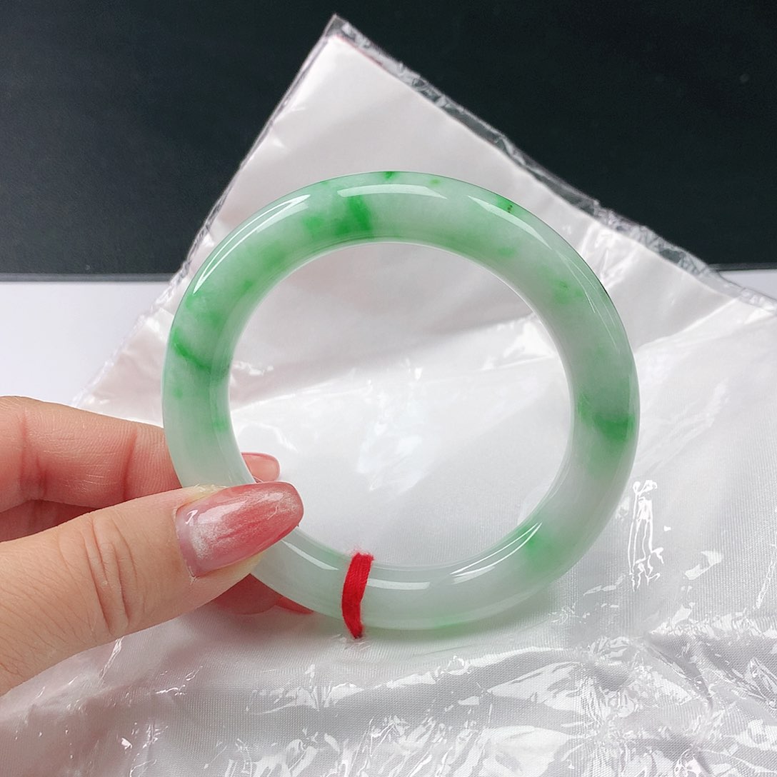 翡翠手镯未镶嵌翡翠010