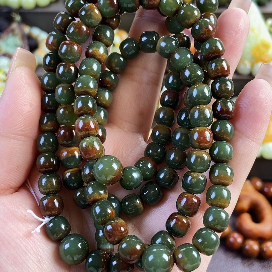 心***币透闪石质玉未镶嵌手串