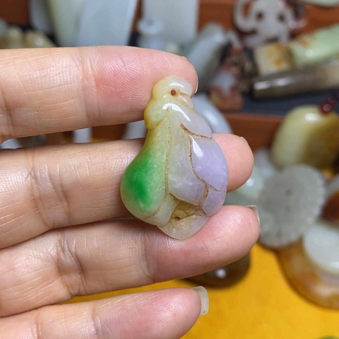 颈饰未镶嵌和田玉（糖玉）