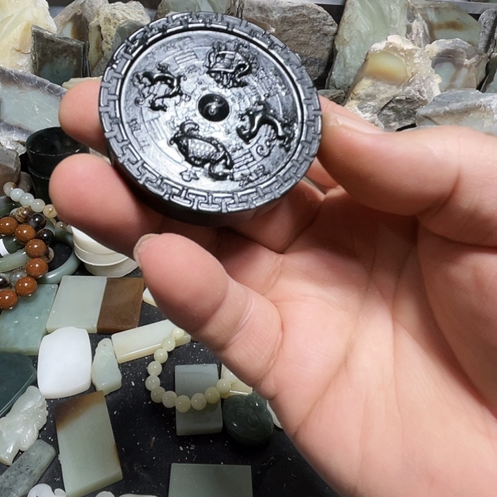 三***暖和田玉（糖玉）未镶嵌把件