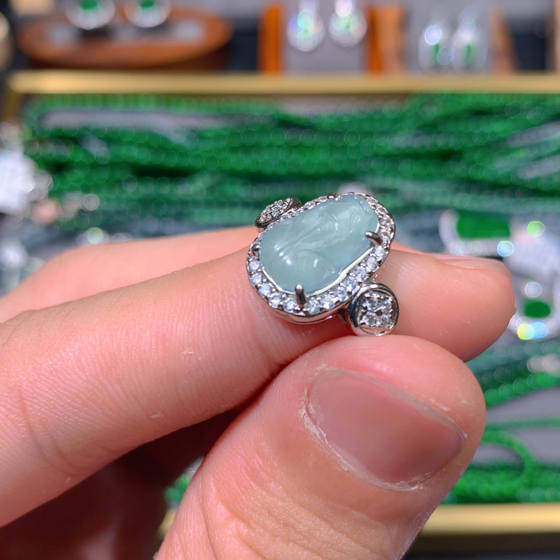 翡翠项链未镶嵌天然