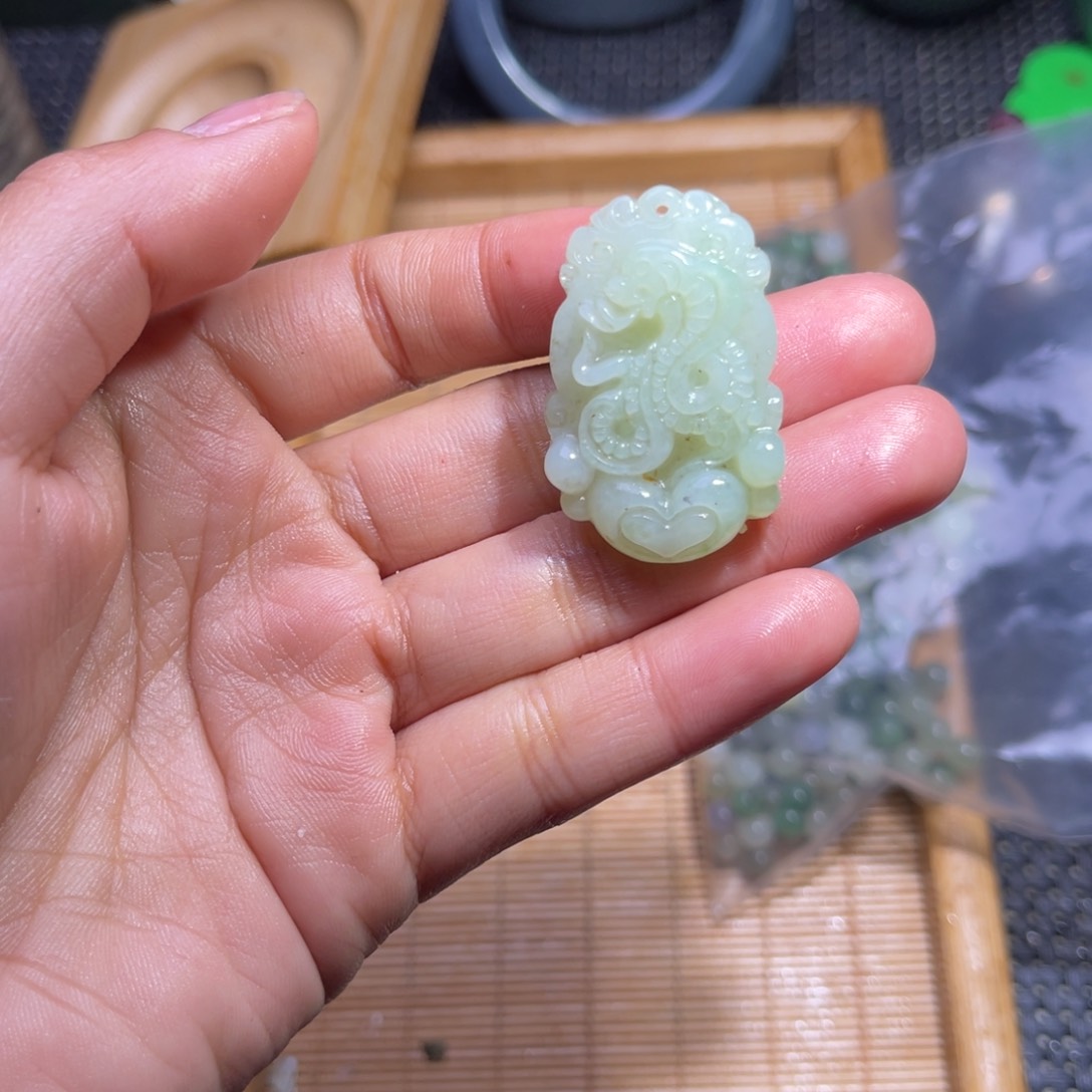 未镶嵌和田玉车挂