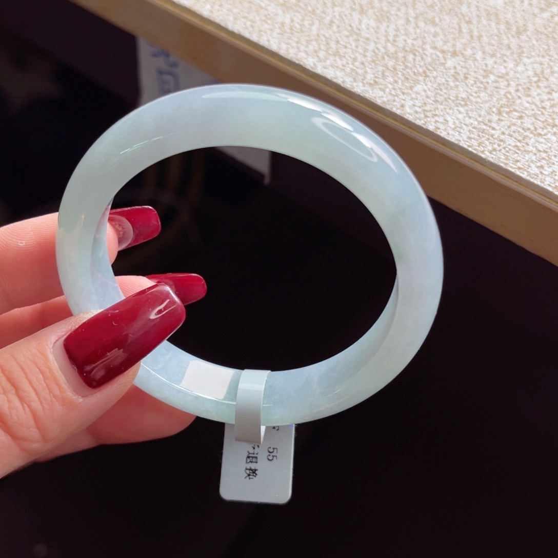 翡翠手镯未镶嵌手镯