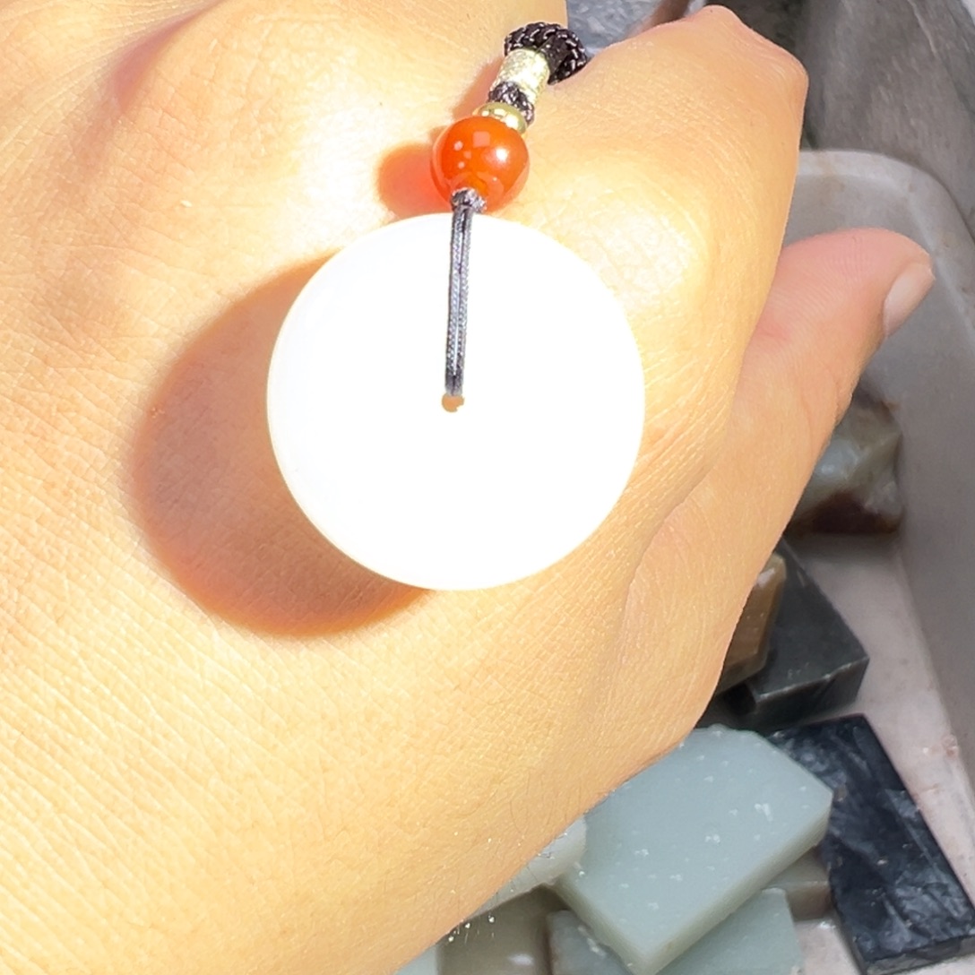 和田玉未镶嵌车挂