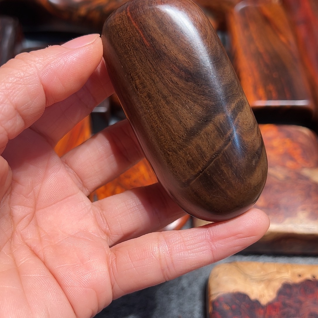 马***塞交趾黄檀（大红酸枝）