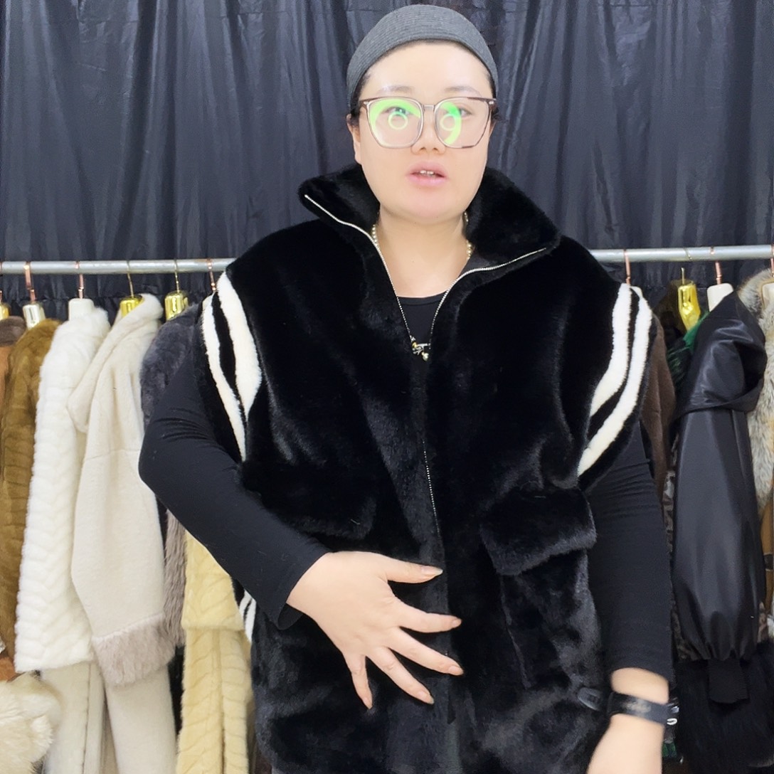 嗯、你说是谁就告诉我们我