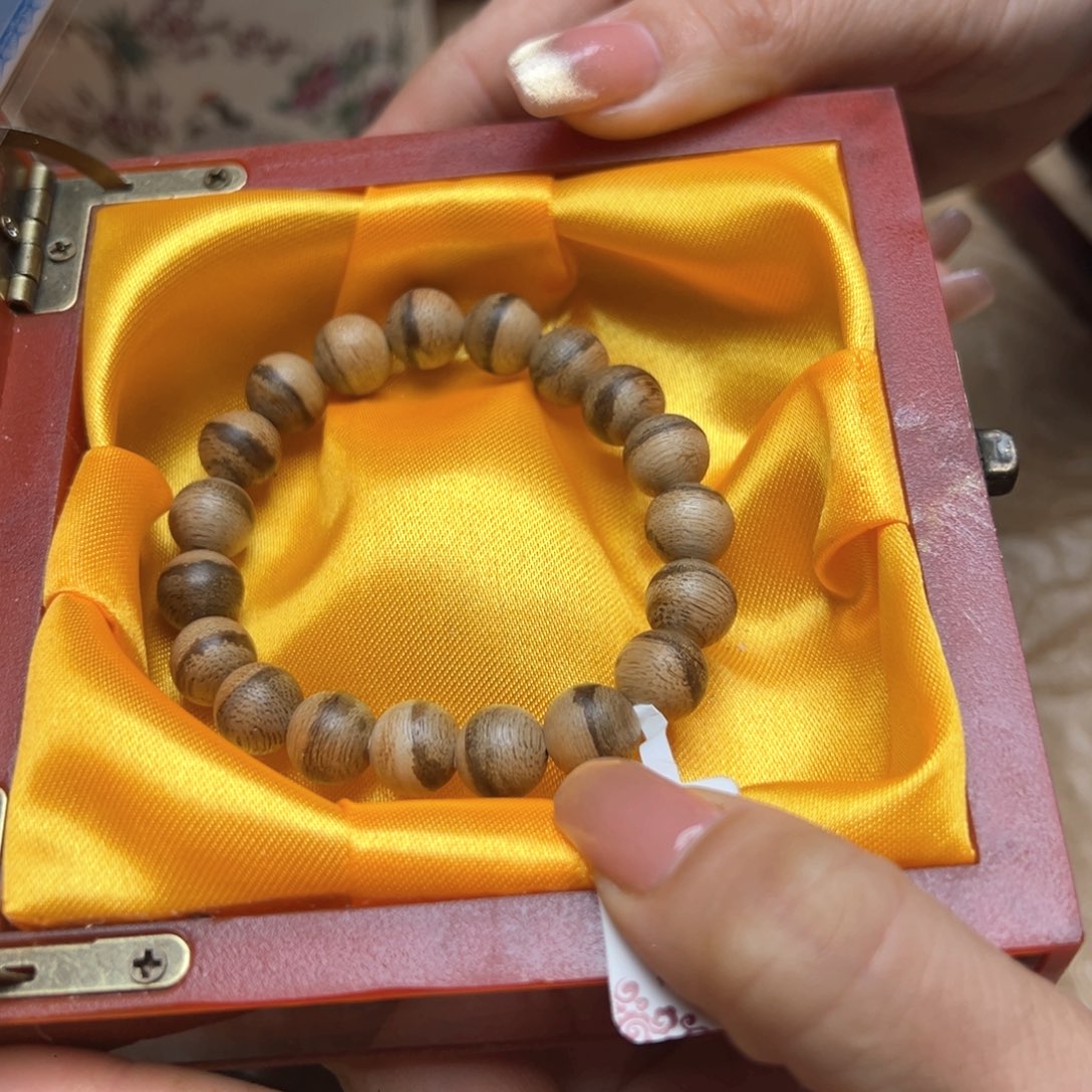 大叶紫檀（黑酸枝木类）