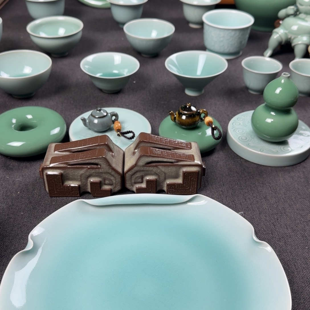 来****孩小叶玩泥巴手工茶器