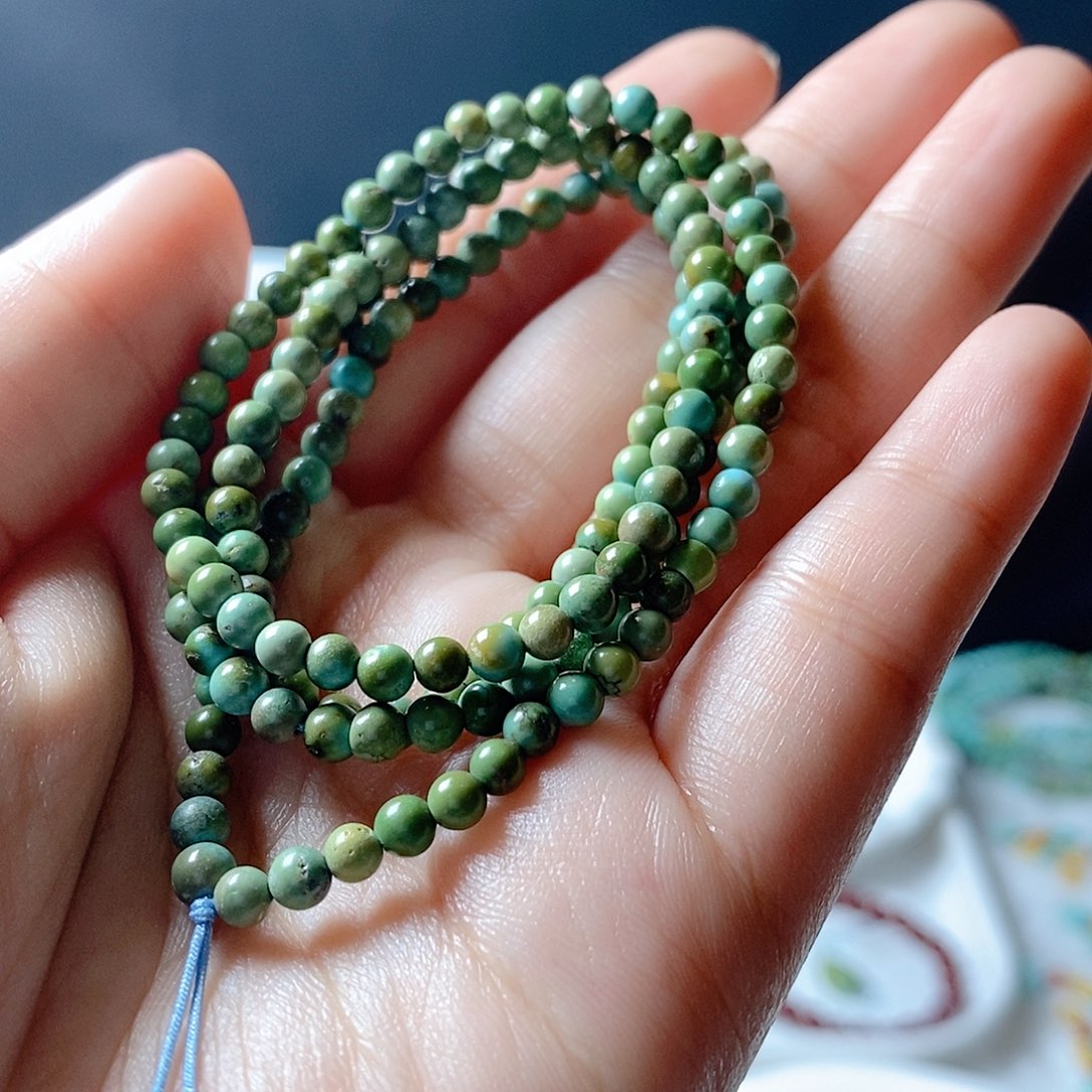 绿松石颈饰未镶嵌