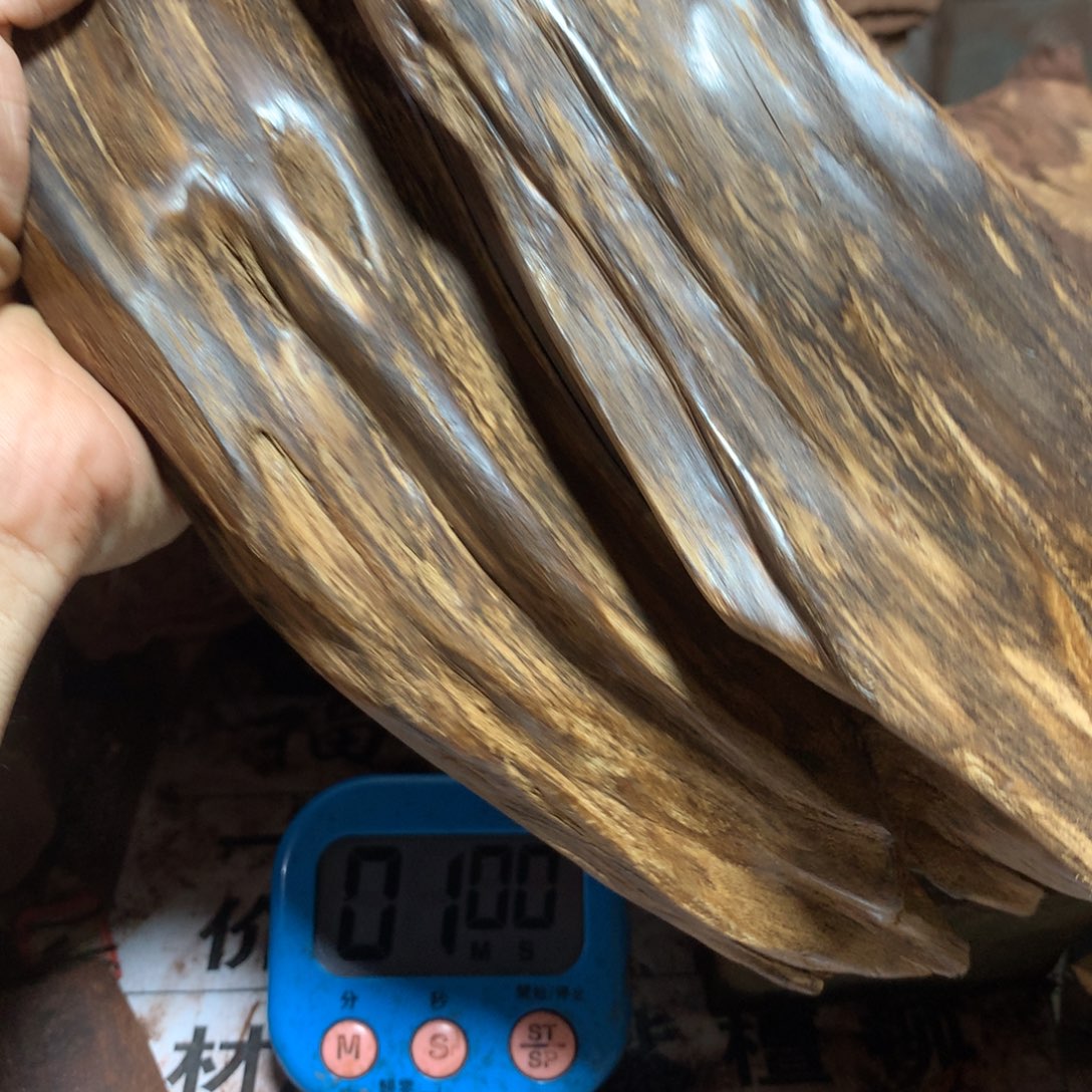 z***x阴沉木越南土沉手串