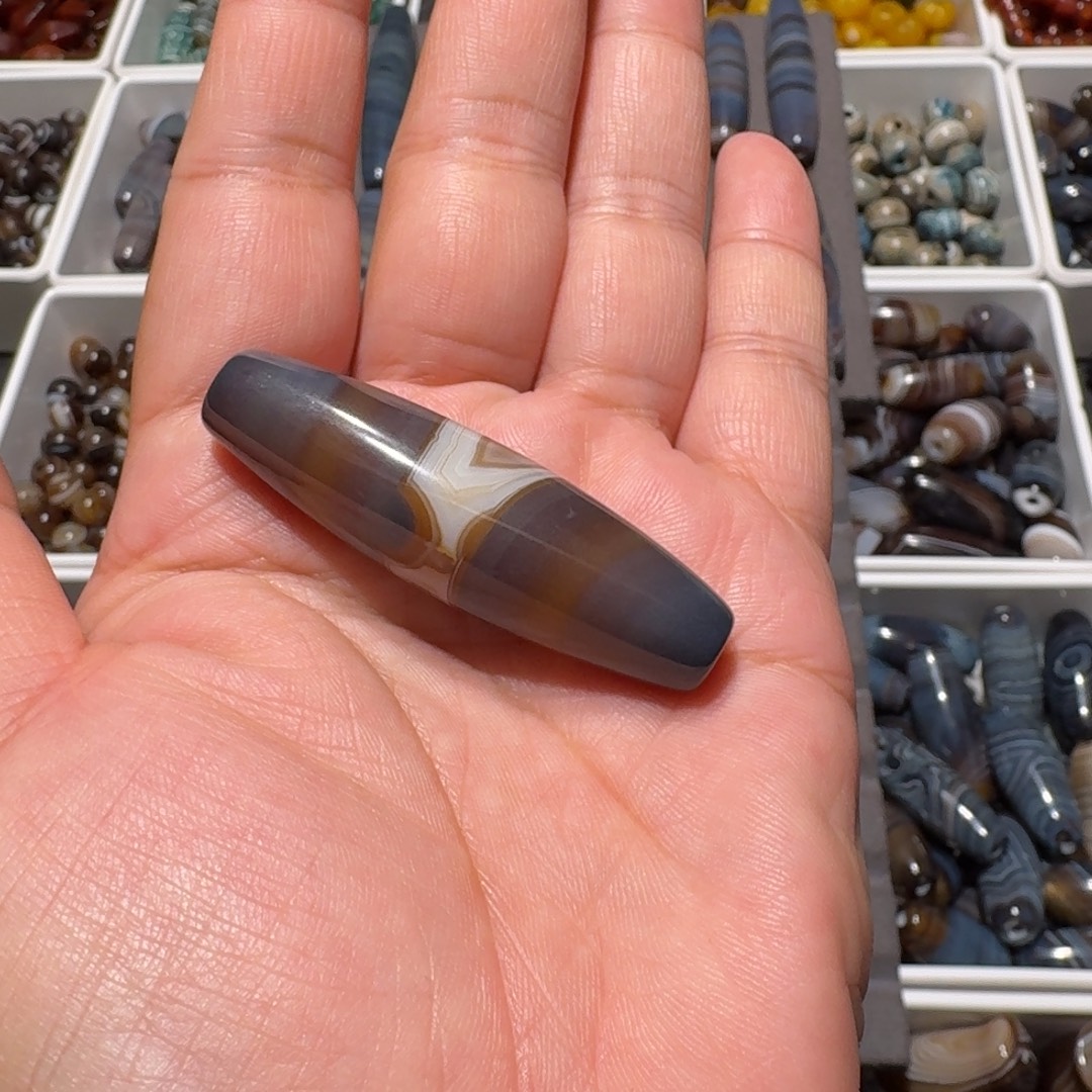 玛瑙/玉髓未镶嵌珠宝半成品