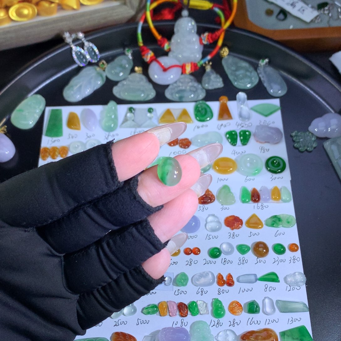 翡翠未镶嵌吊坠(不含链)绿蛋