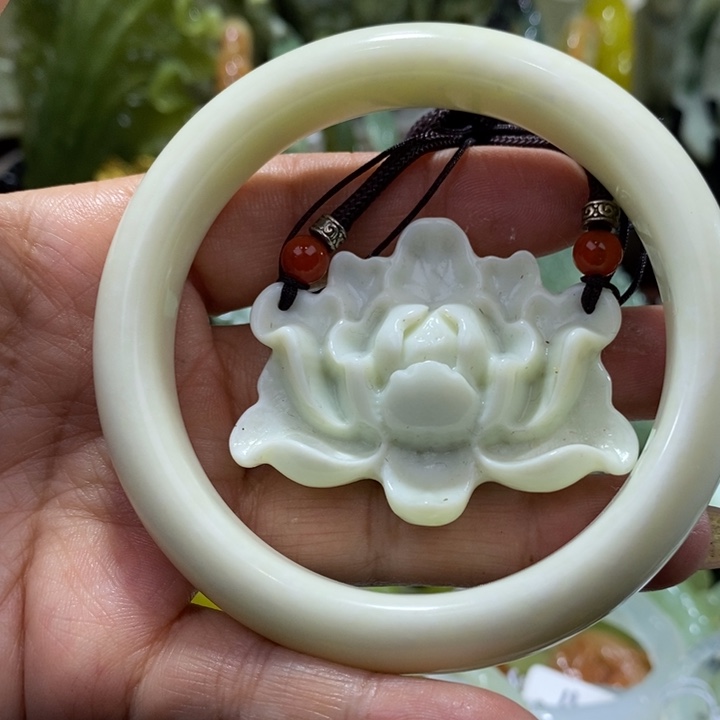 岫玉岫玉吊坠未镶嵌