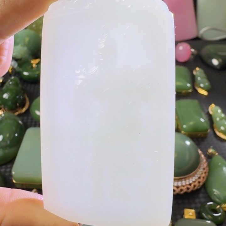 颈饰未镶嵌和田玉羊脂白玉卡80关公白玉吉大师作品
