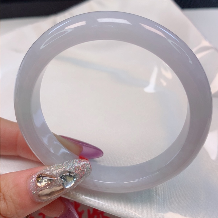 翡翠手镯未镶嵌54圈