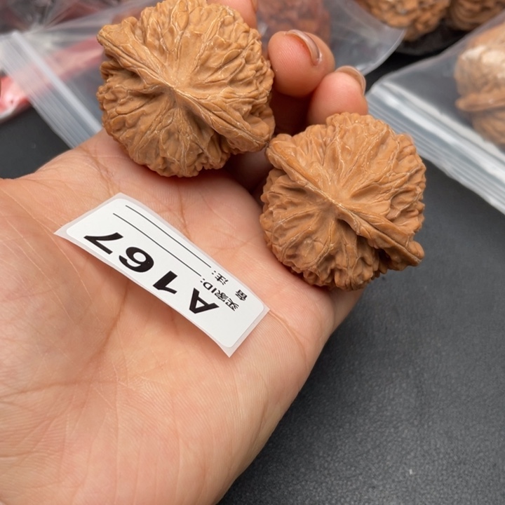 文玩核桃吊坠核桃