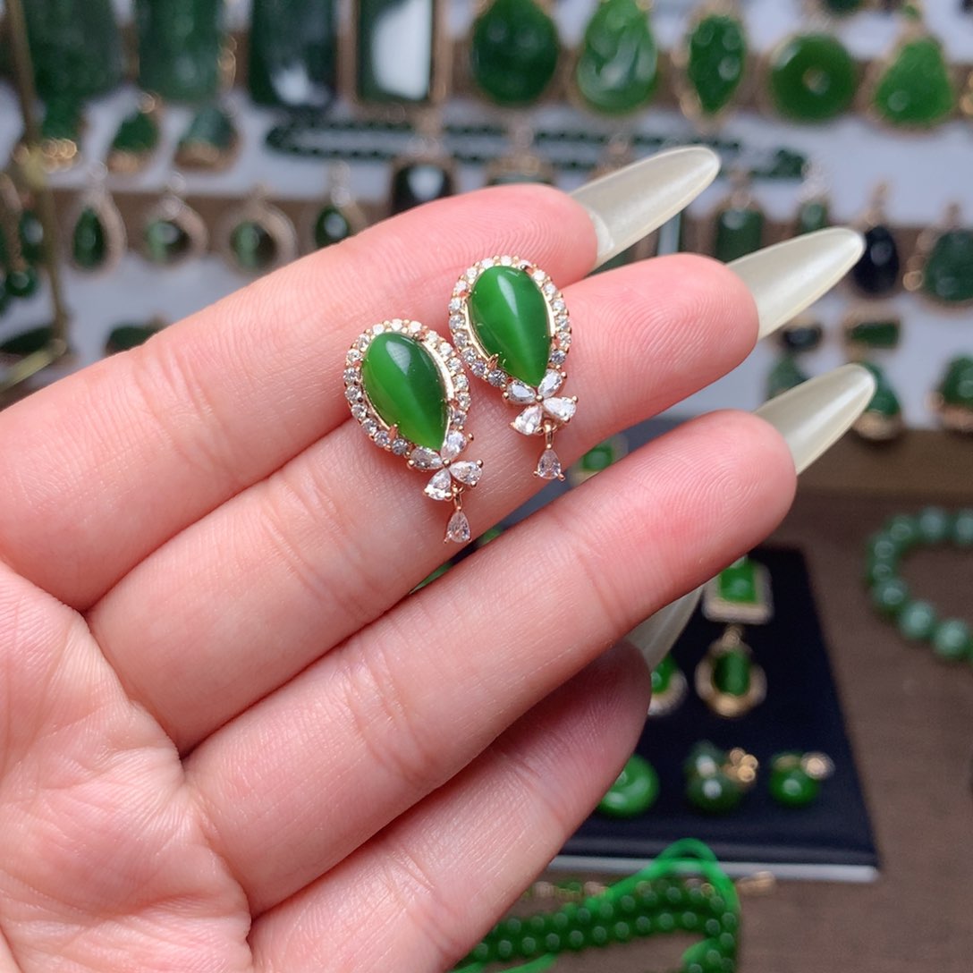 和田玉（碧玉）耳钉未镶嵌