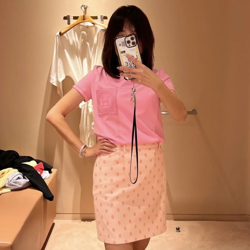 99新 Hermes/爱马仕 SS23 纯色Logo刺绣套头T恤 女款 玫瑰粉 38码