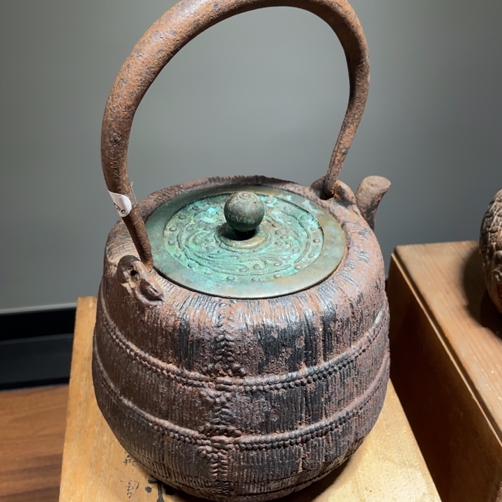 龙云堂铜镜盖仓鼠耳附盖身双款壶