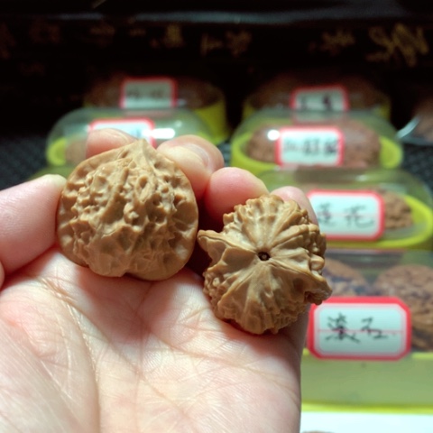 吊坠文玩核桃野生