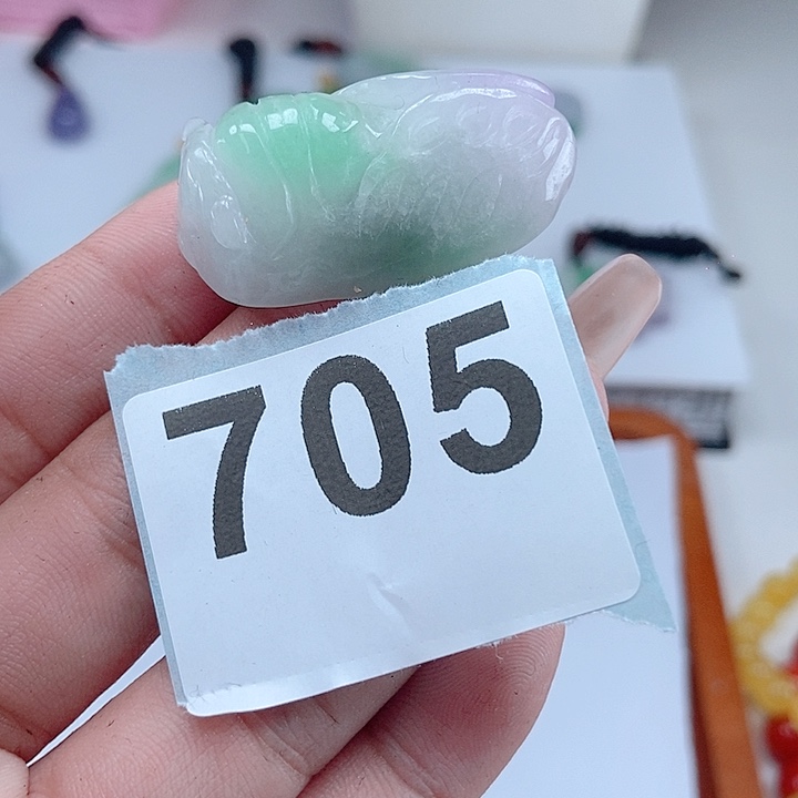 翡翠颈饰未镶嵌吊坠