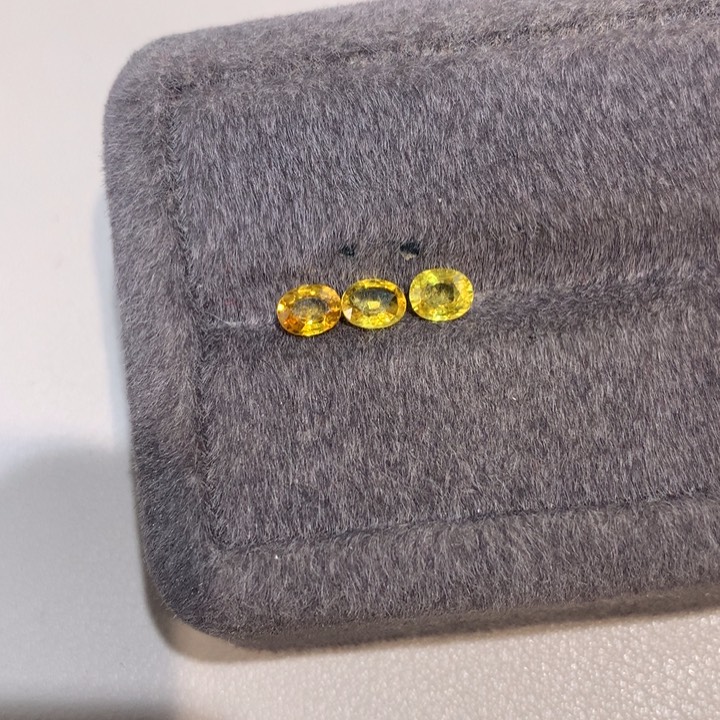 彩色蓝宝石裸石未镶嵌3粒4*5