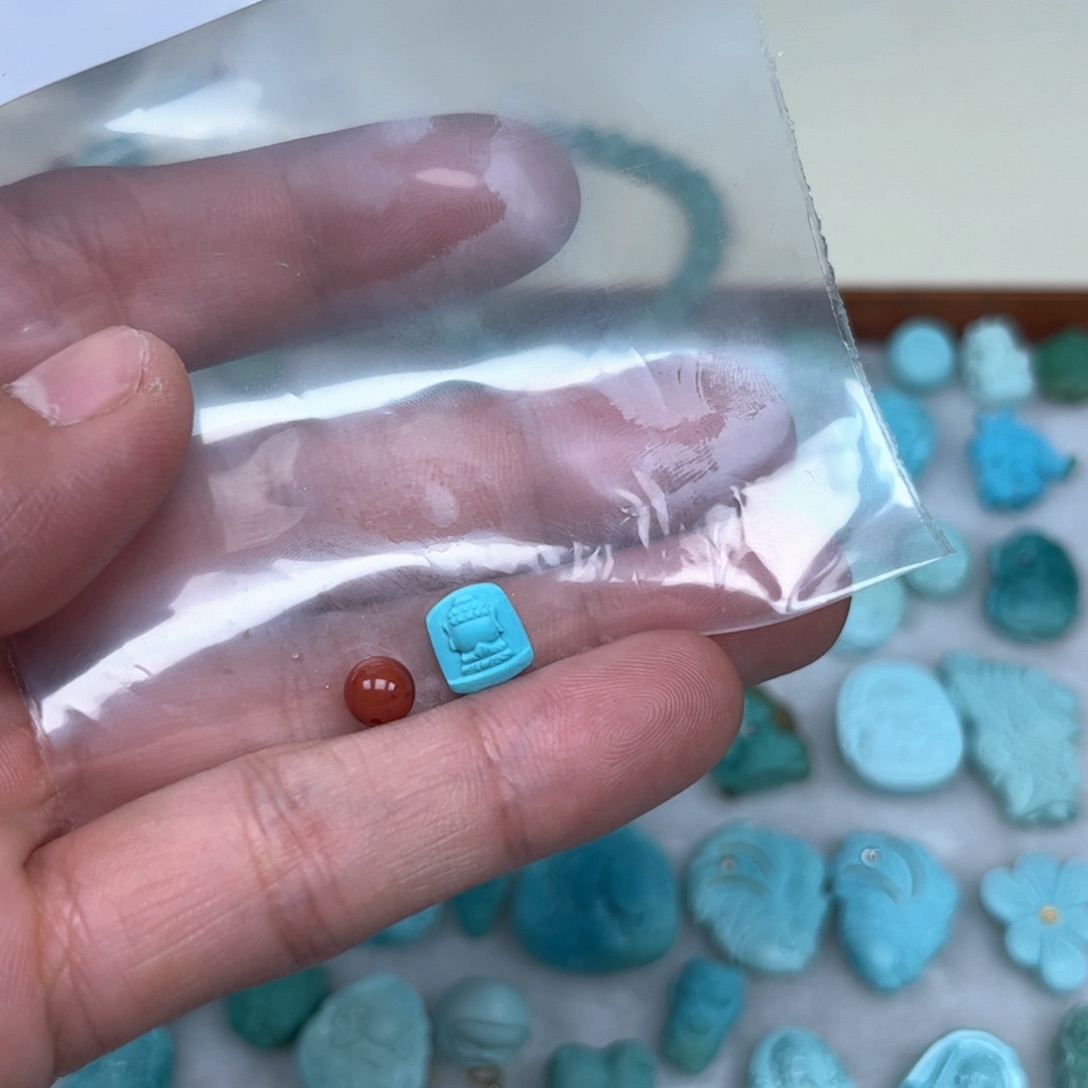 年***祐南红玛瑙未镶嵌珠宝奇石