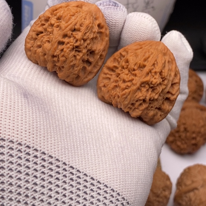 文玩核桃把件南疆石38