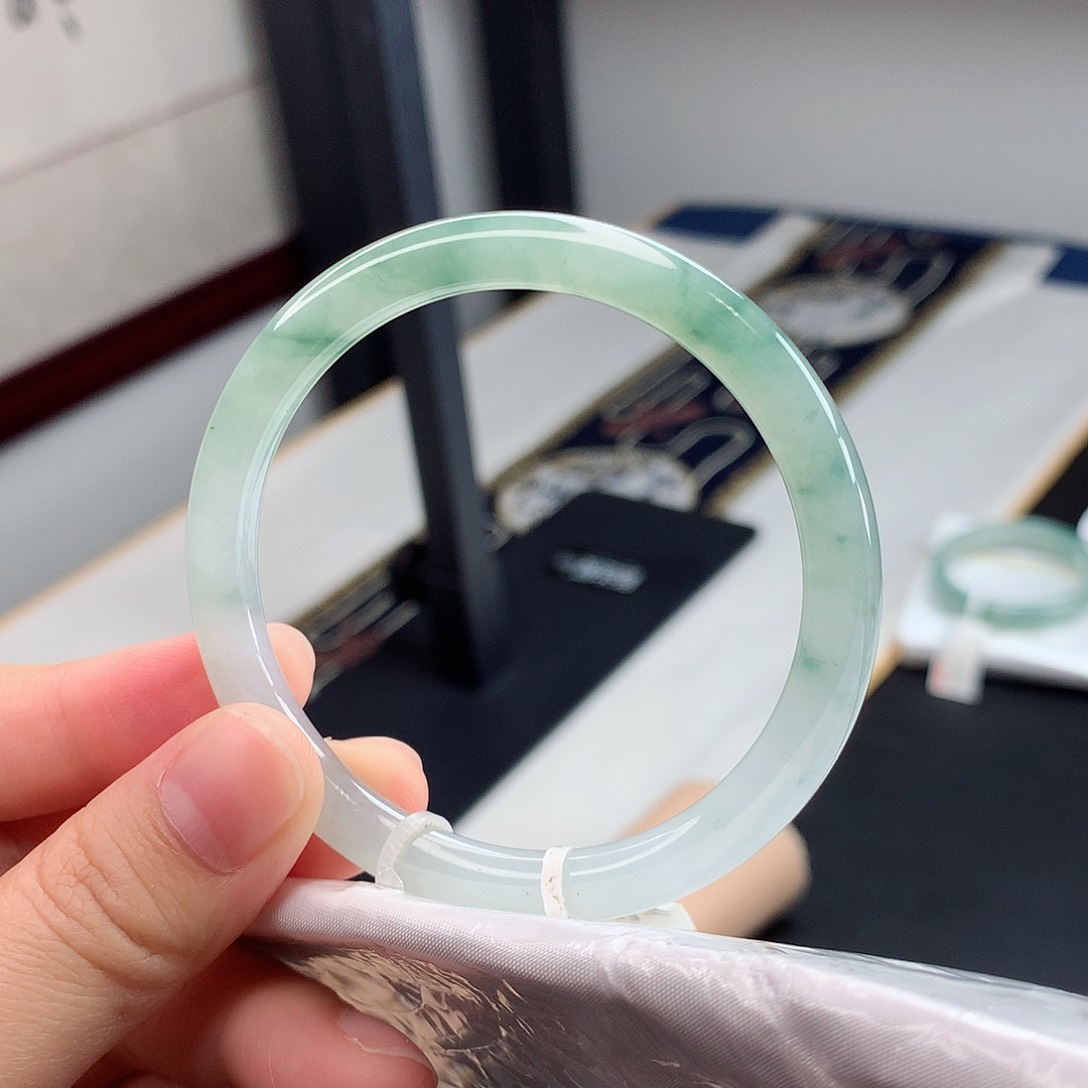 翡翠手镯未镶嵌10号