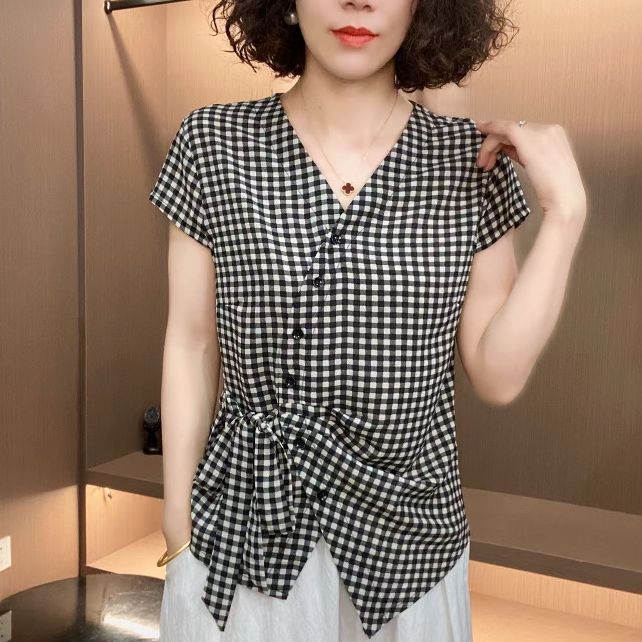 2025洋气百搭减龄显瘦V领遮肚子时尚短袖女T恤上衣#025103