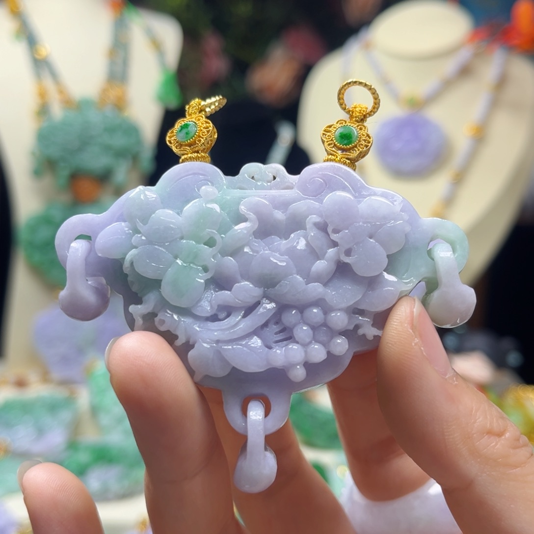 翡翠颈饰未镶嵌紫