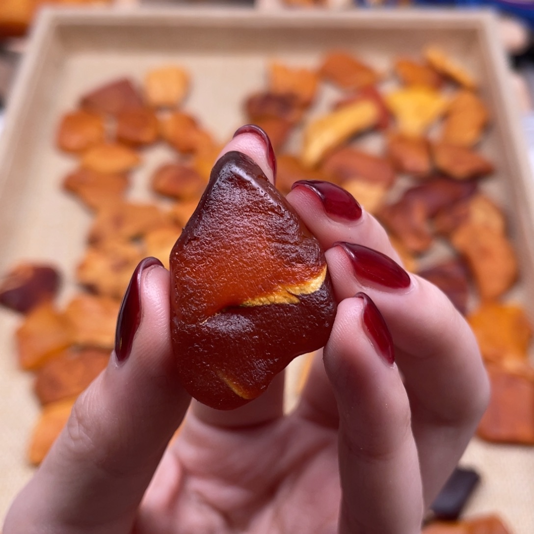 琥珀未镶嵌珠宝奇石