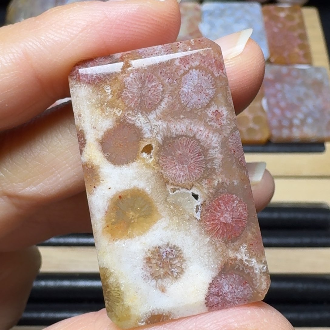 硅化玉有点特别未镶嵌