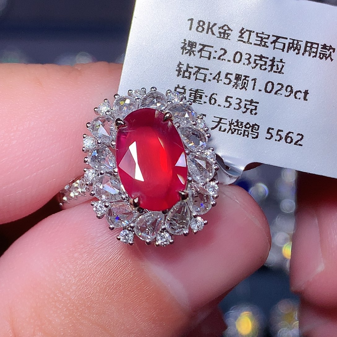 戒指18K金镶嵌红宝石