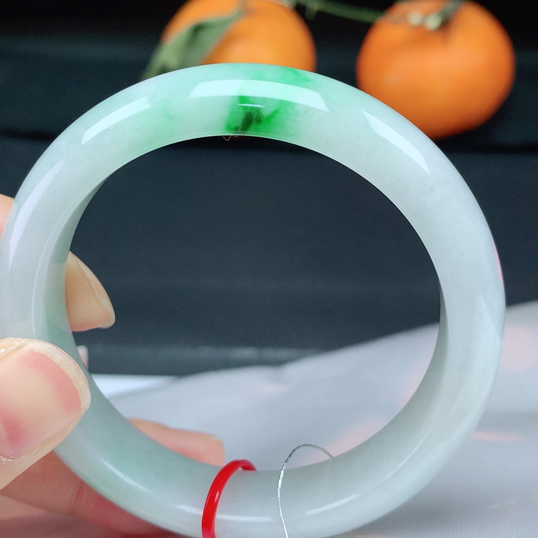 翡翠手镯未镶嵌53圈