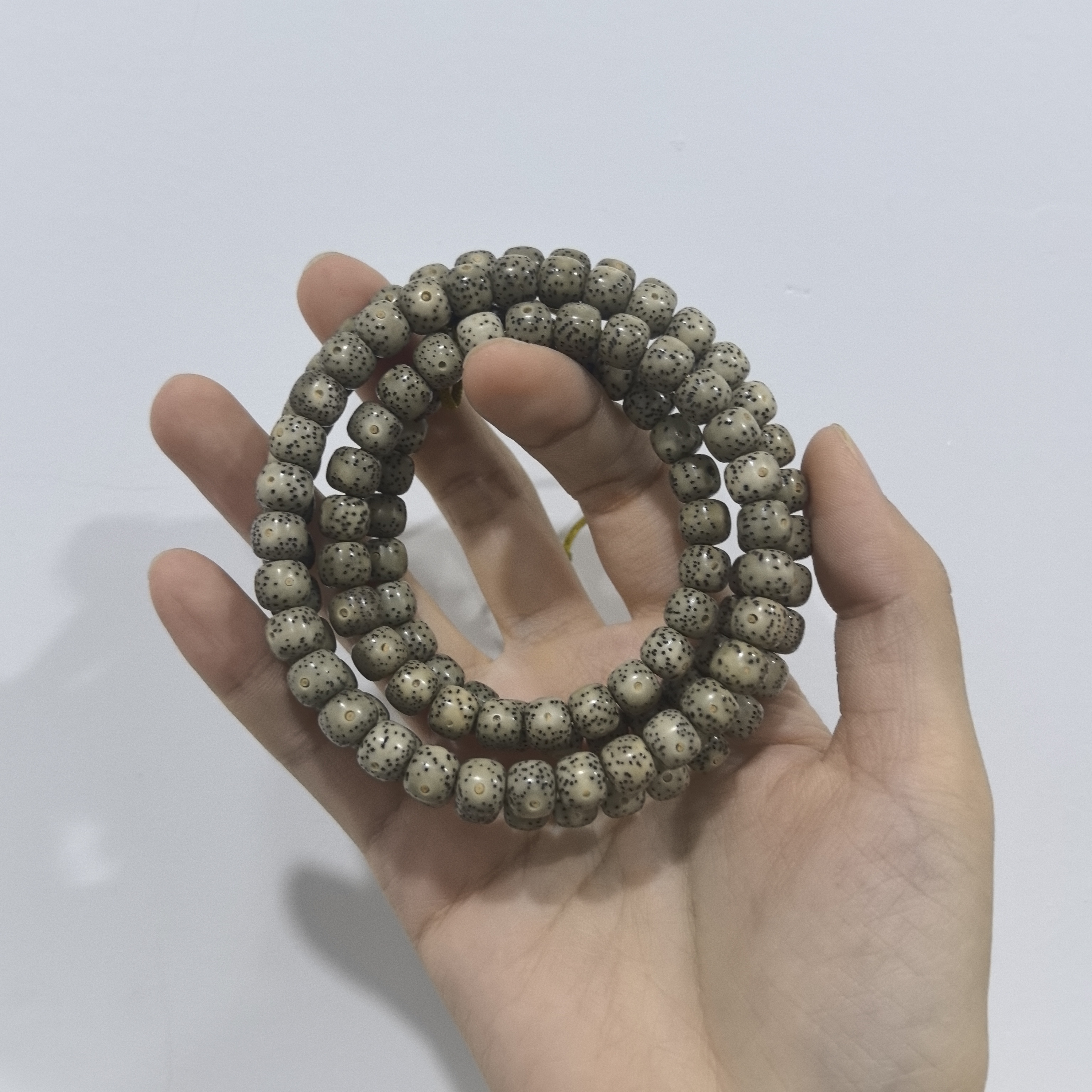 【盘塔出品】  FL06 8mm左右星月石玉料同枝108