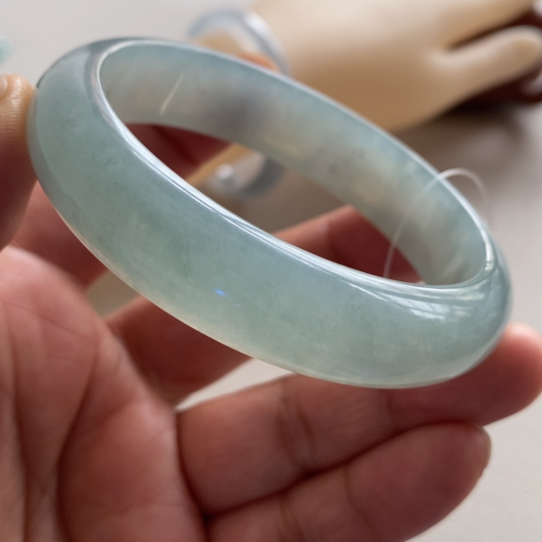 翡翠手镯未镶嵌天然翡翠手镯