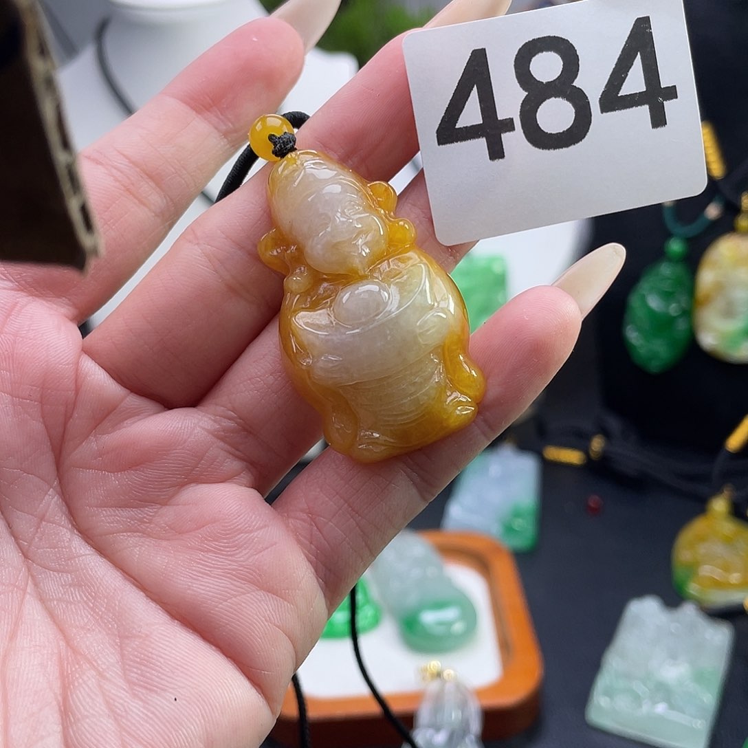 翡翠未镶嵌吊坠(赠链)