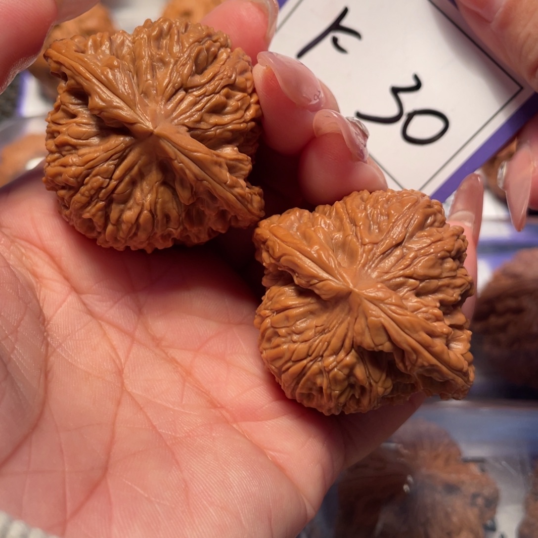 文玩核桃把件30号南疆石44