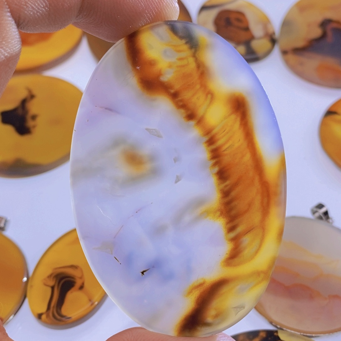 玛瑙/玉髓颈饰未镶嵌