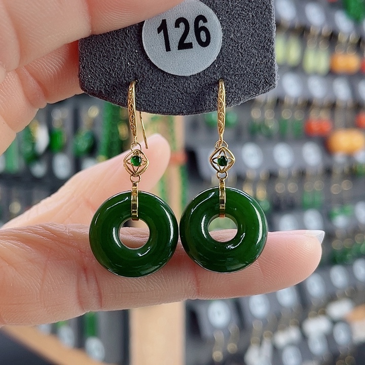 18K金镶嵌耳饰南红玛瑙