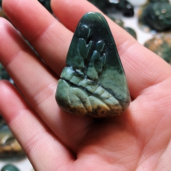 岫岩河磨玉（透闪石质玉）挂件未镶嵌