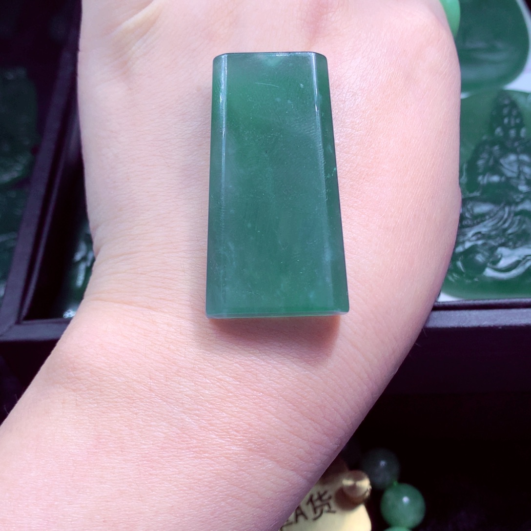 定制翡翠未镶嵌天然缅甸翡翠A货毛货挂件