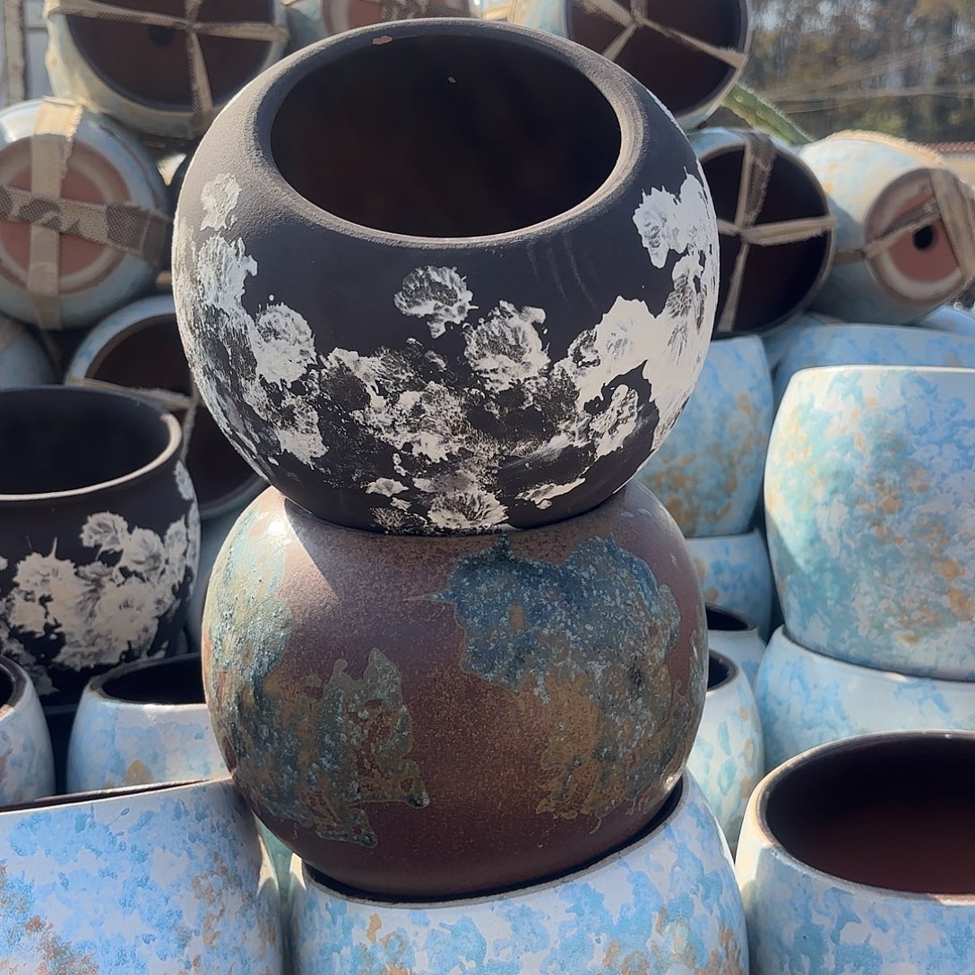 花盆紫砂两个色球瑕疵口15高18