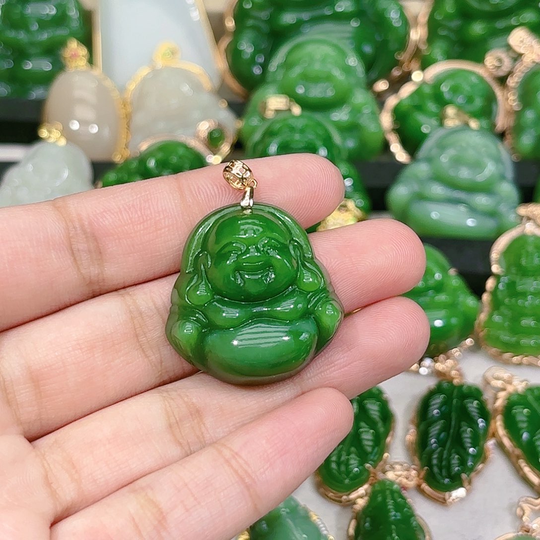 和田玉（碧玉）颈饰18K金镶嵌