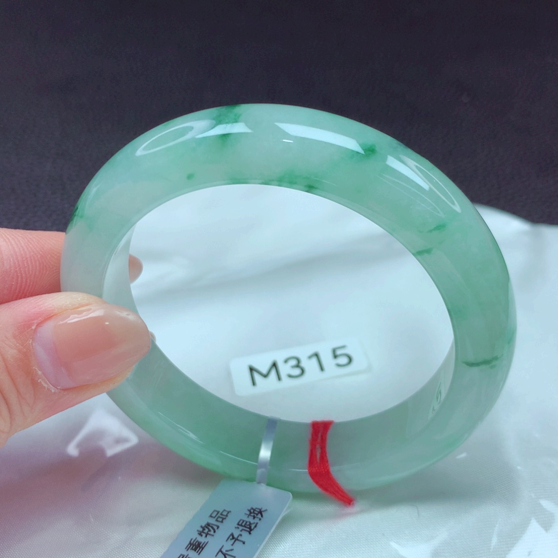 翡翠手镯未镶嵌手镯88