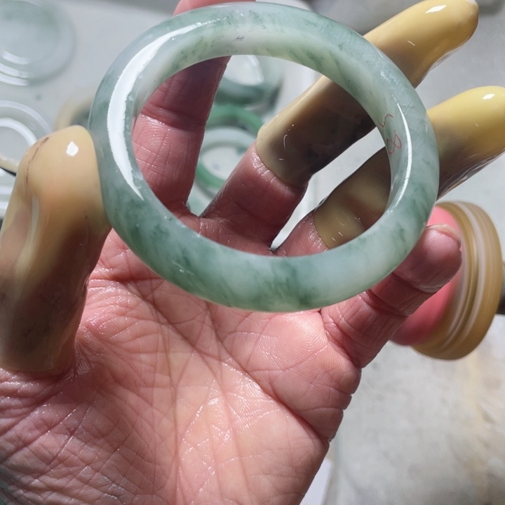 石英质玉手镯未镶嵌?**?定制